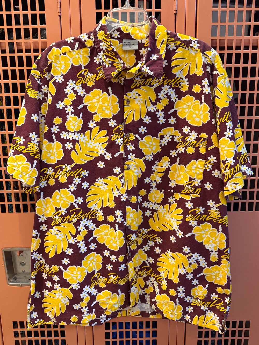 ASU Sun Devils Floral Button-Up Short sleeve shirt. SZ XL